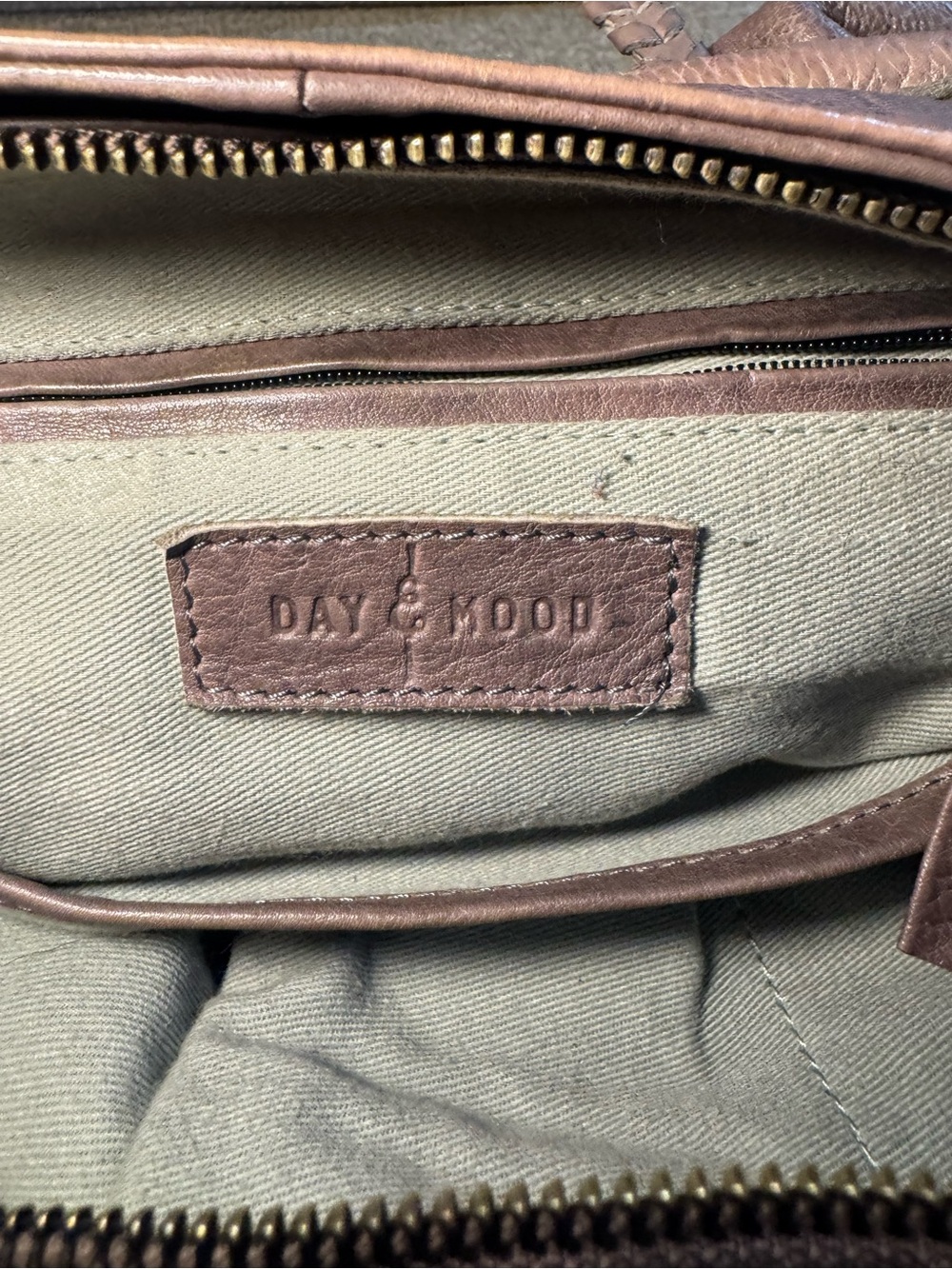 Day & Mood hobo bag crafted washed distressed leather taupe/grey shade - Picture 11 of 15